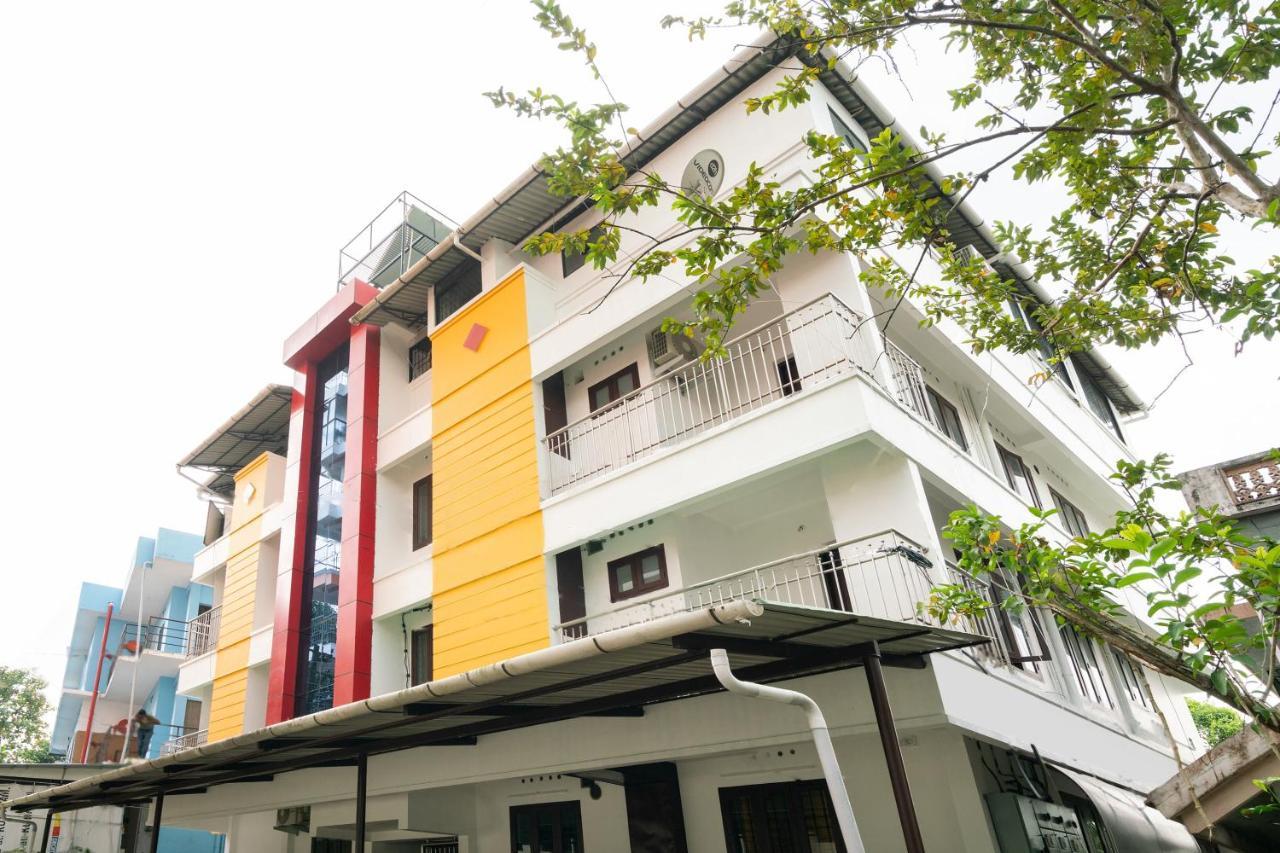 Oyo Home 49697 Aj Apartments Kochi Exteriér fotografie